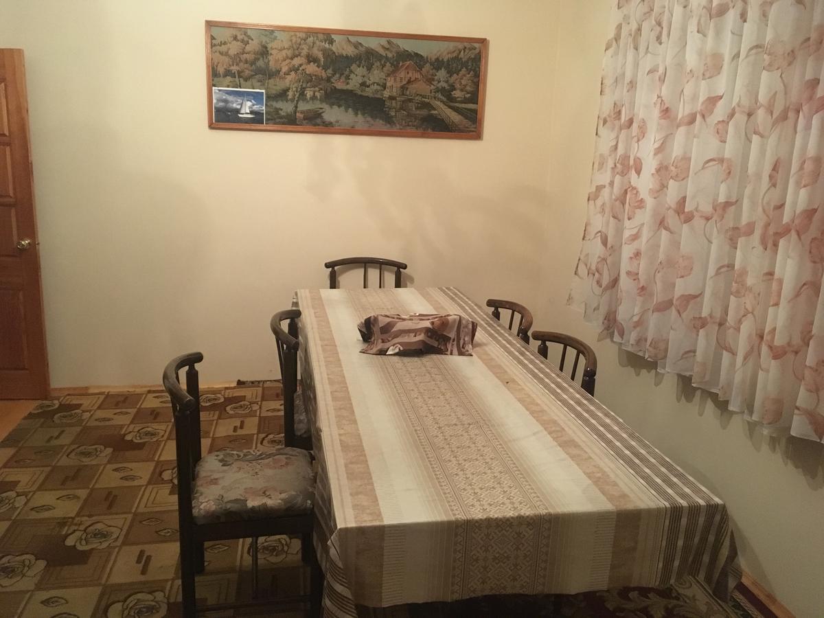 Homestay On Akademika Sakharova Сухумі Екстер'єр фото